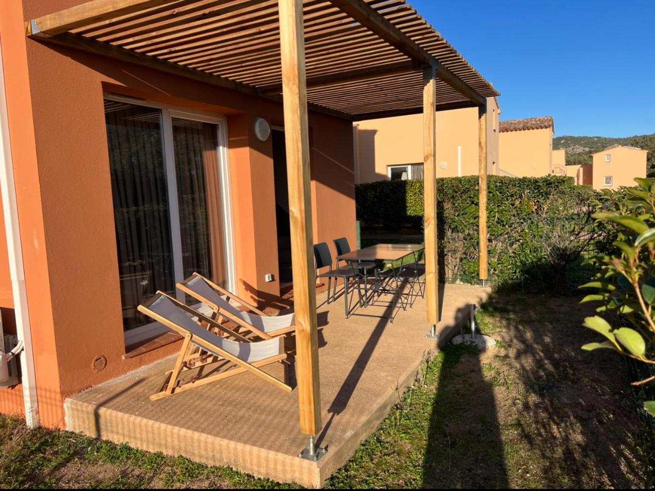 לצ'י Residence Hoteliere Les Hameaux De Saint Cyprien Appartement 2 Chambres מראה חיצוני תמונה
