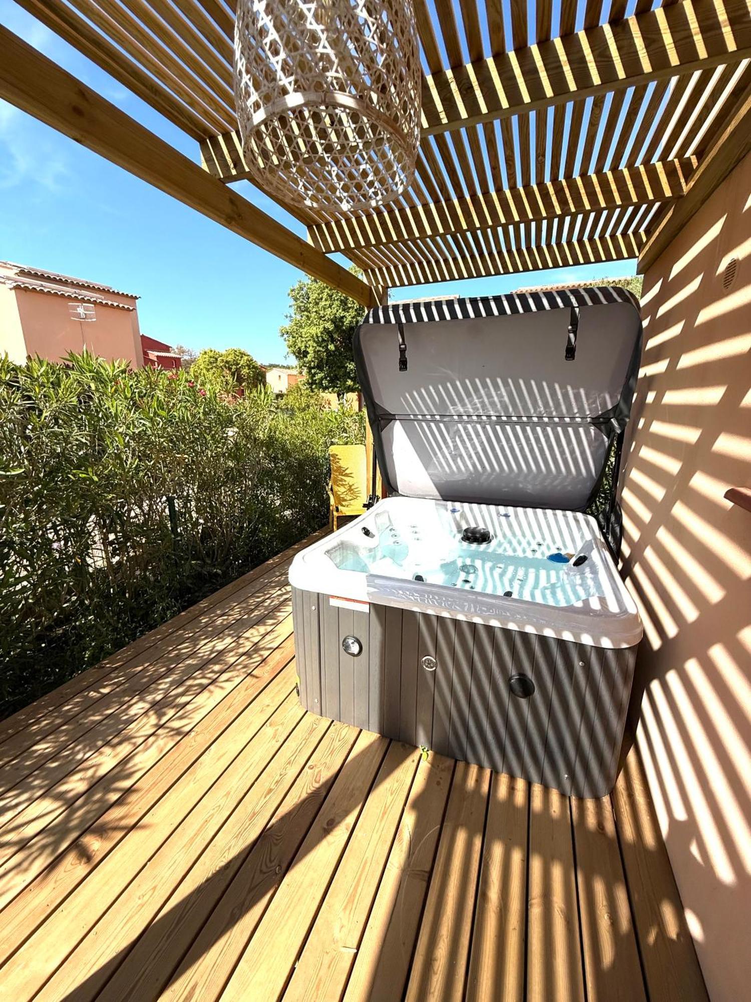 לצ'י Residence Hoteliere Les Hameaux De Saint Cyprien Appartement 2 Chambres מראה חיצוני תמונה