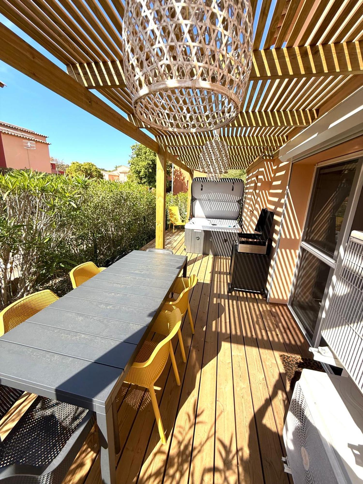 לצ'י Residence Hoteliere Les Hameaux De Saint Cyprien Appartement 2 Chambres מראה חיצוני תמונה